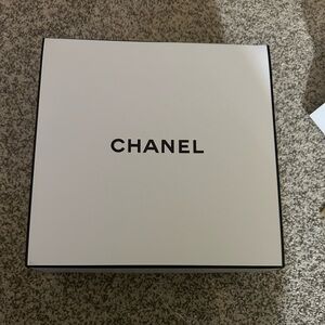 White Chanel box you assemble